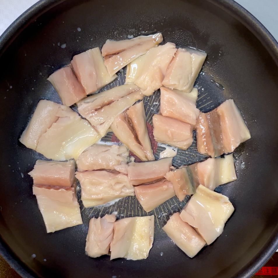 サバを皮から焼く工程