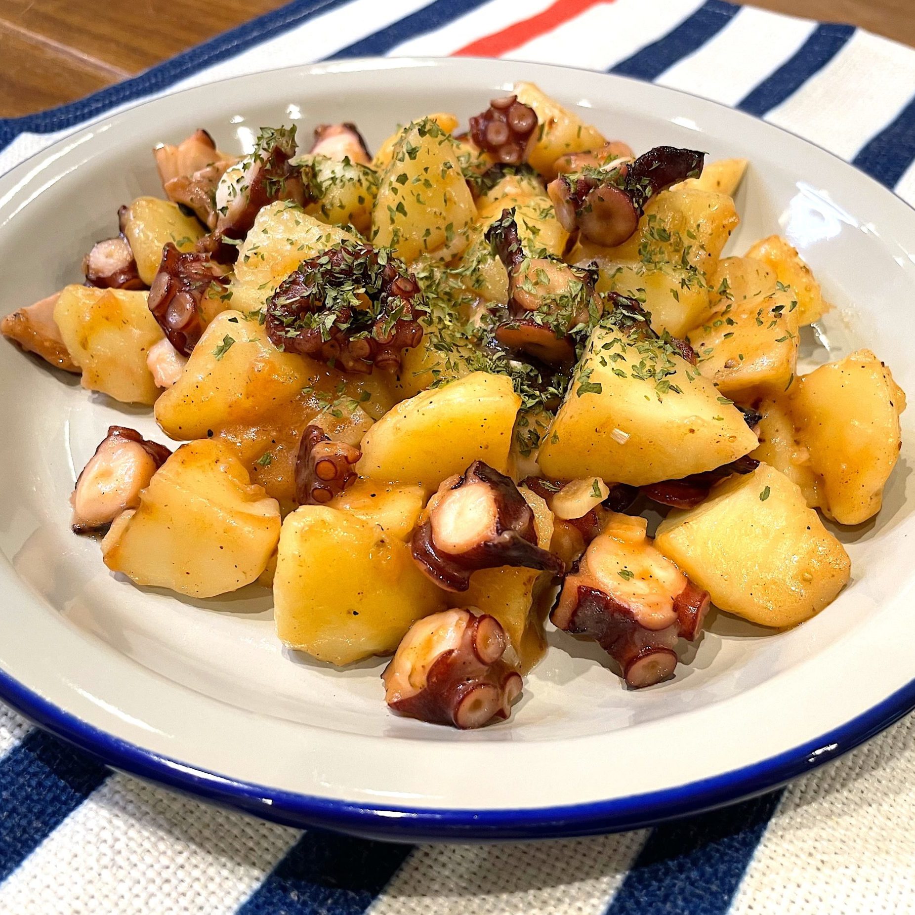 完成したたことじゃがいものハーブ炒め