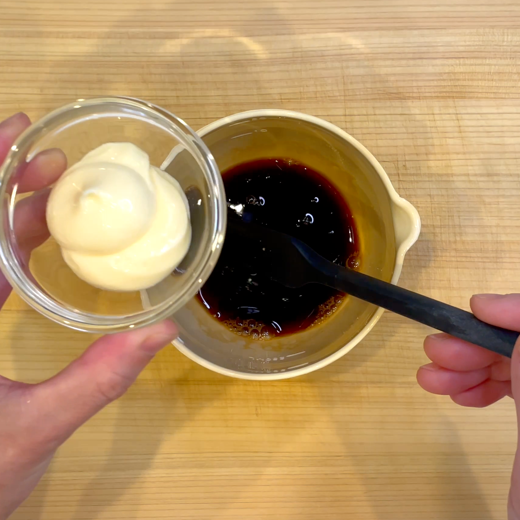 調味料を合わせておく工程